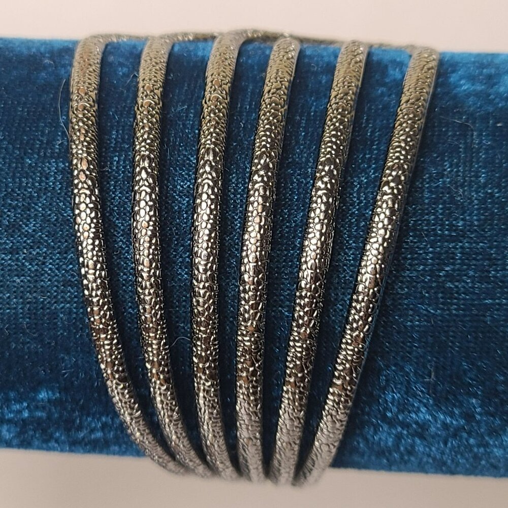 Antiqued Silver/Pewter-Tone Hammered Metal Wire Cuff Bracelet Fashion OSFM - Picture 6 of 9